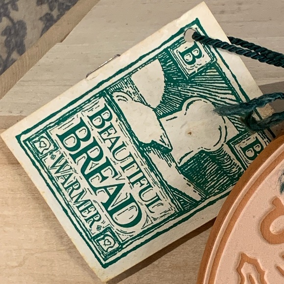 NWT Santa’s Bread Company Christmas Beautiful Bread Warmer Hill Design Inc - Picture 2 of 8